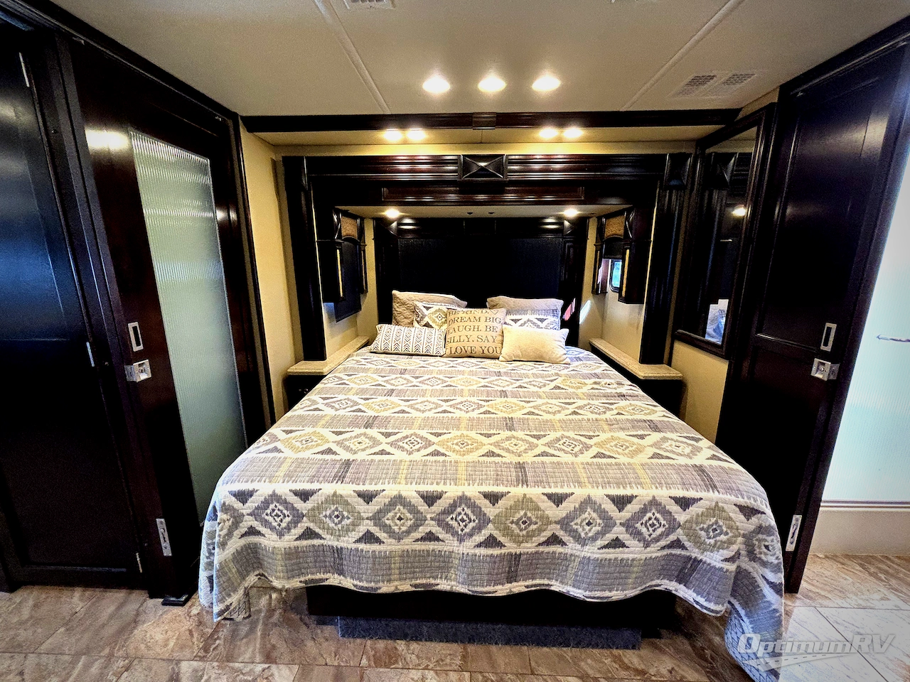 2014 American Coach American Revolution 42T Photo 10