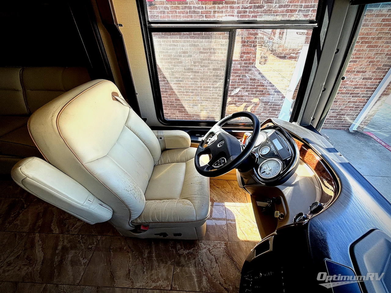 2014 American Coach American Revolution 42T Photo 22