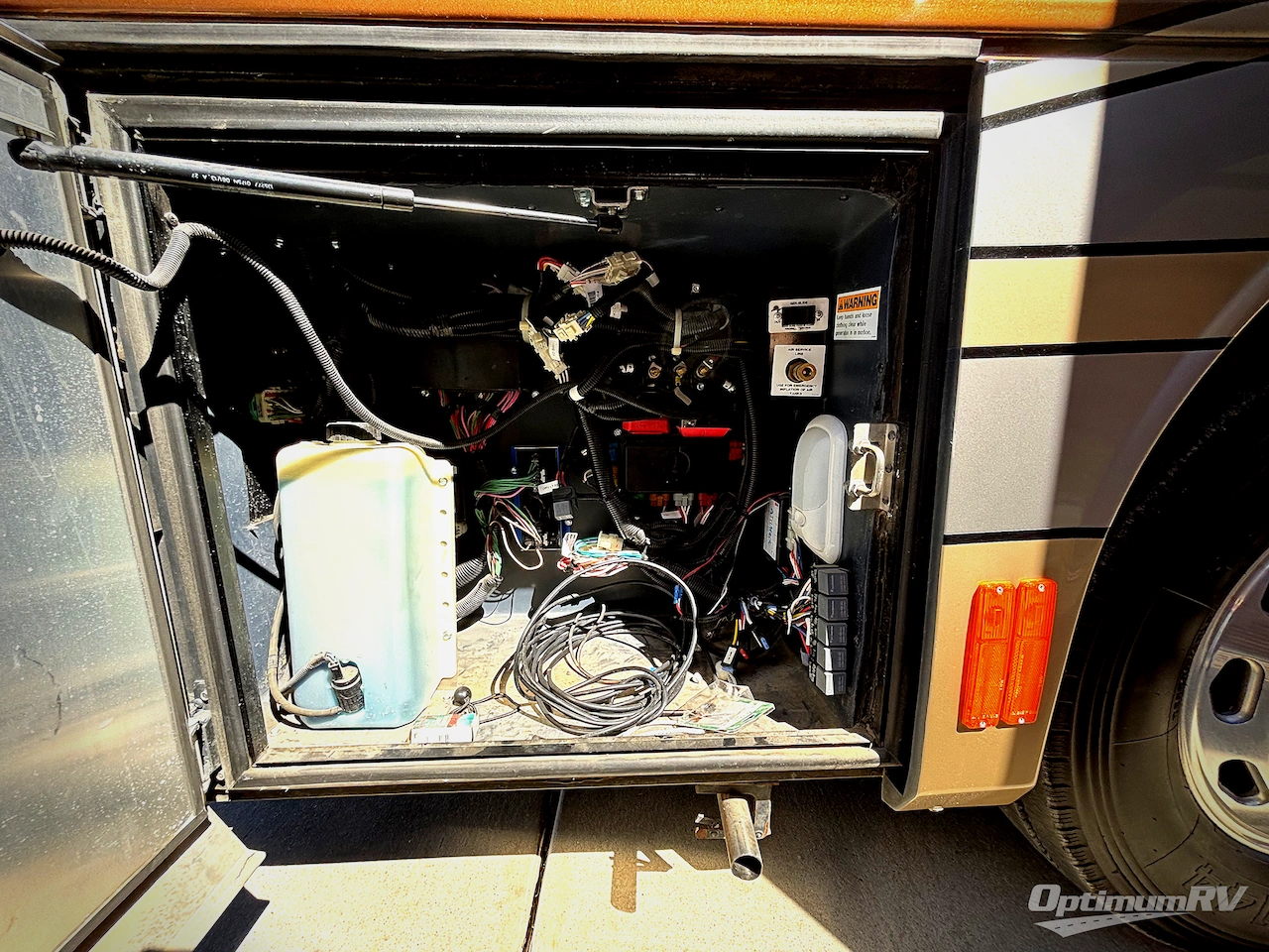 2014 American Coach American Revolution 42T Photo 34