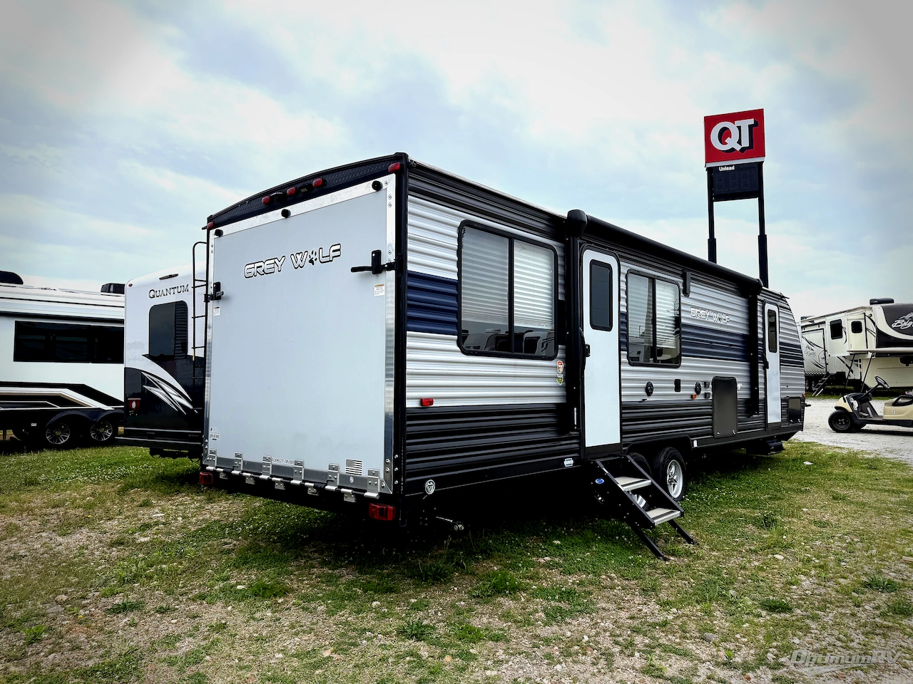 2021 Forest River Cherokee Grey Wolf 26MBRR Photo 2