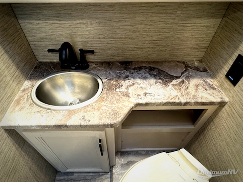 2023 Thor Four Winds 28A RV Photo 4