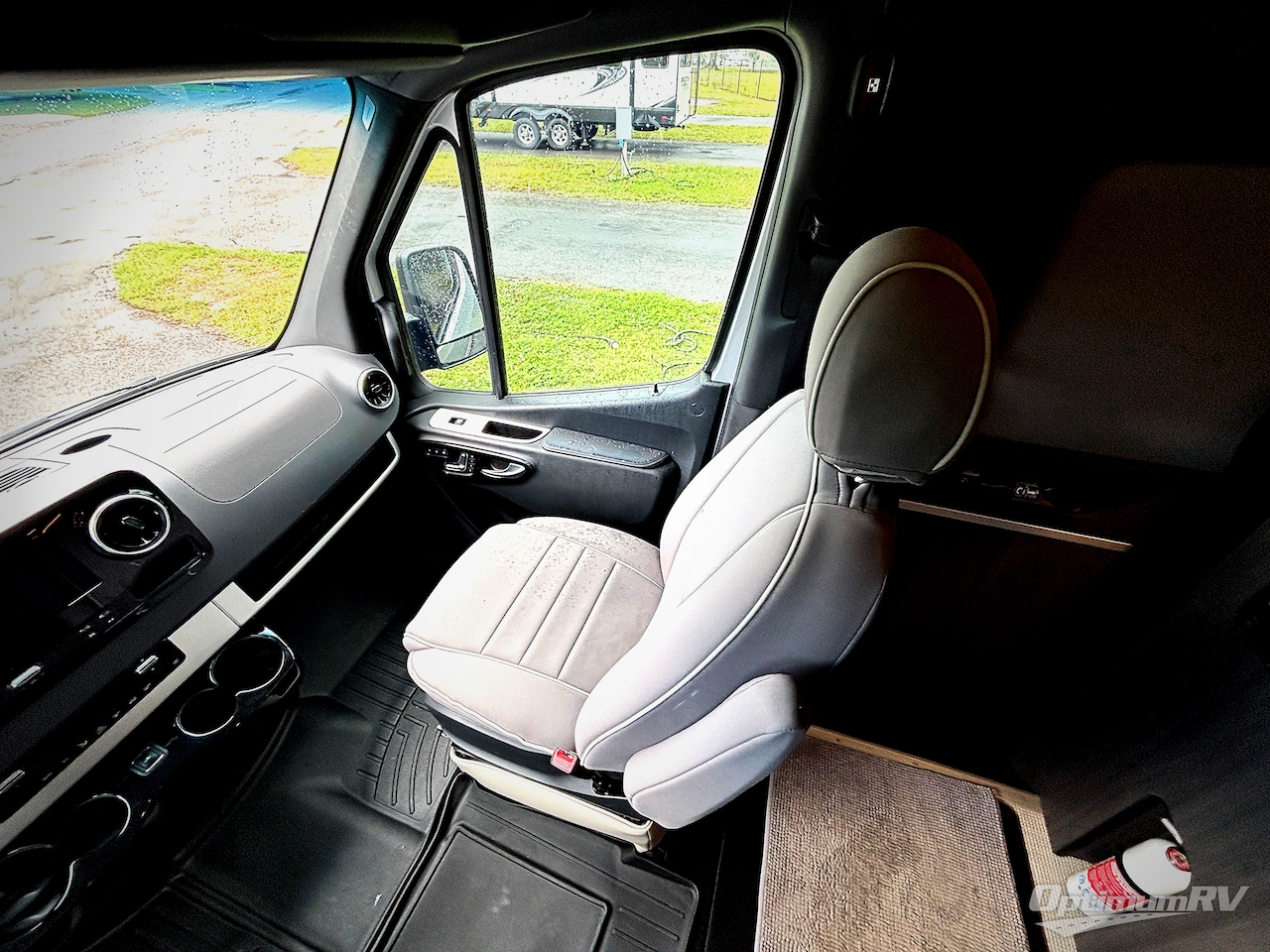 2022 Airstream Interstate 24GT Std. Model Photo 9