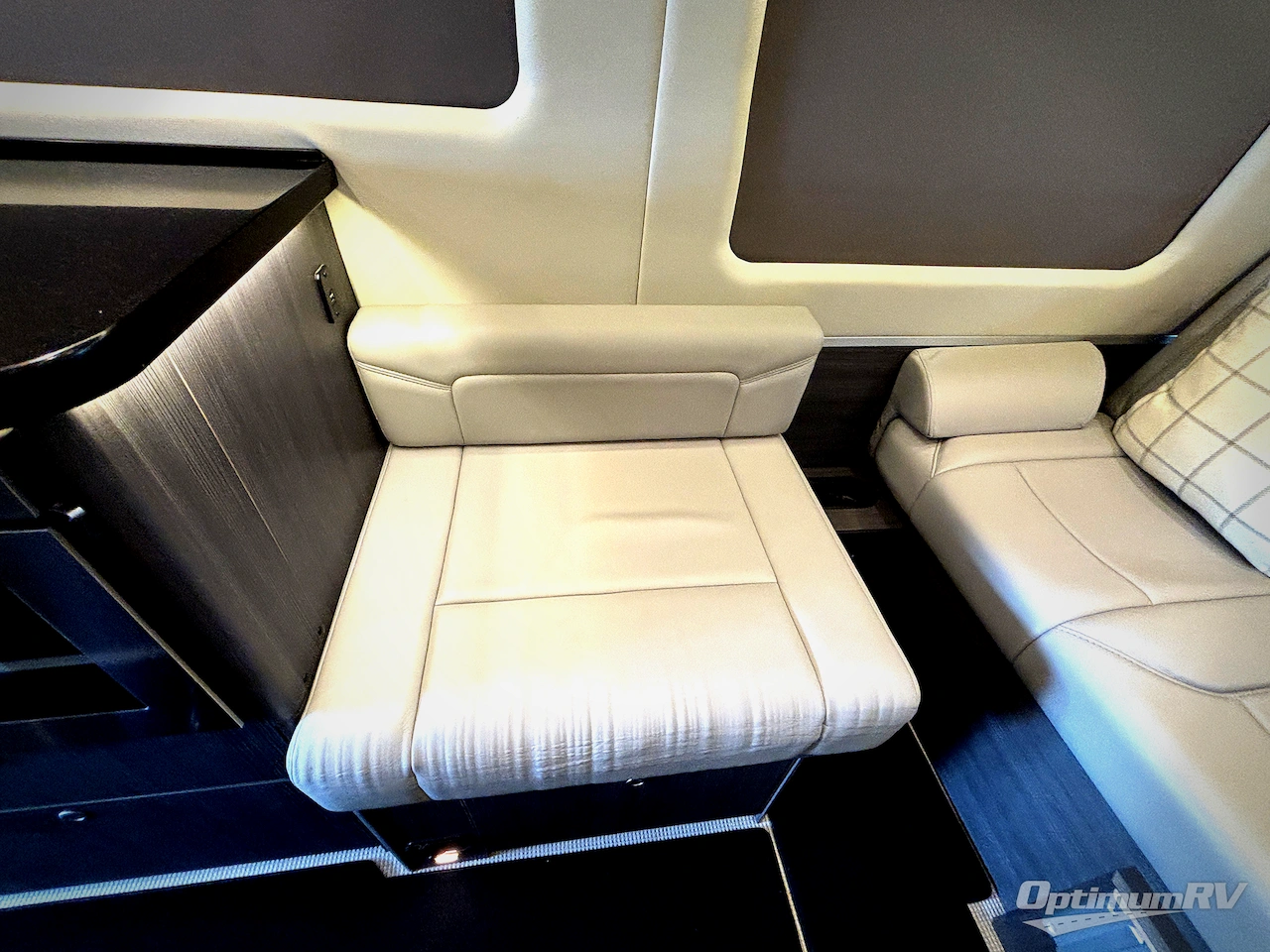 2022 Airstream Interstate 24GT Std. Model Photo 21