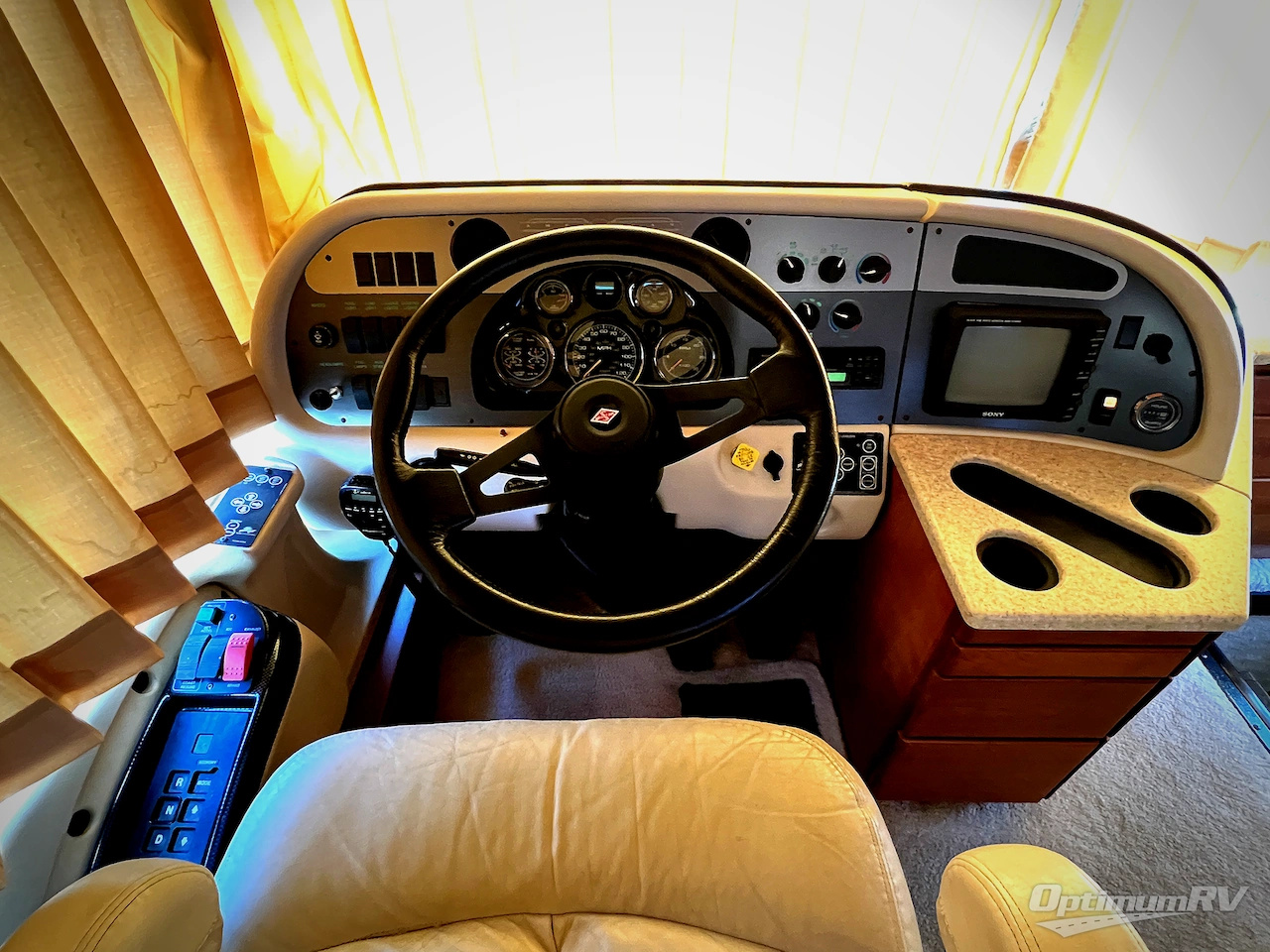 2001 American Coach American Eagle 40EQS Photo 5