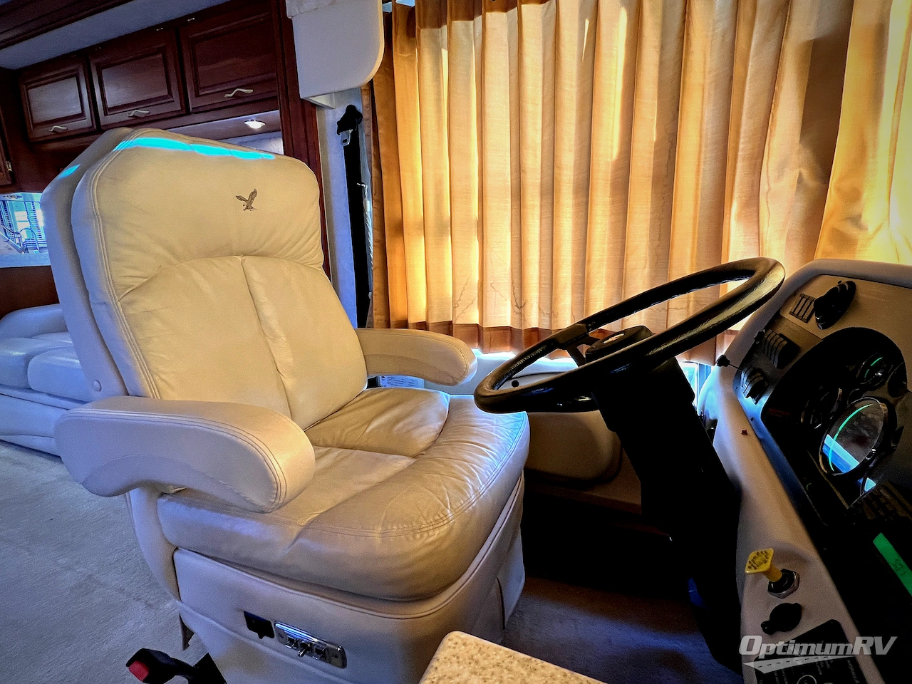 2001 American Coach American Eagle 40EQS Photo 6