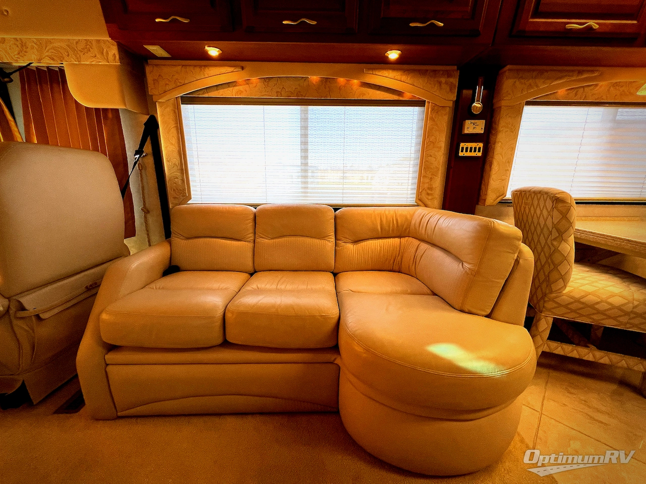 2001 American Coach American Eagle 40EQS Photo 12