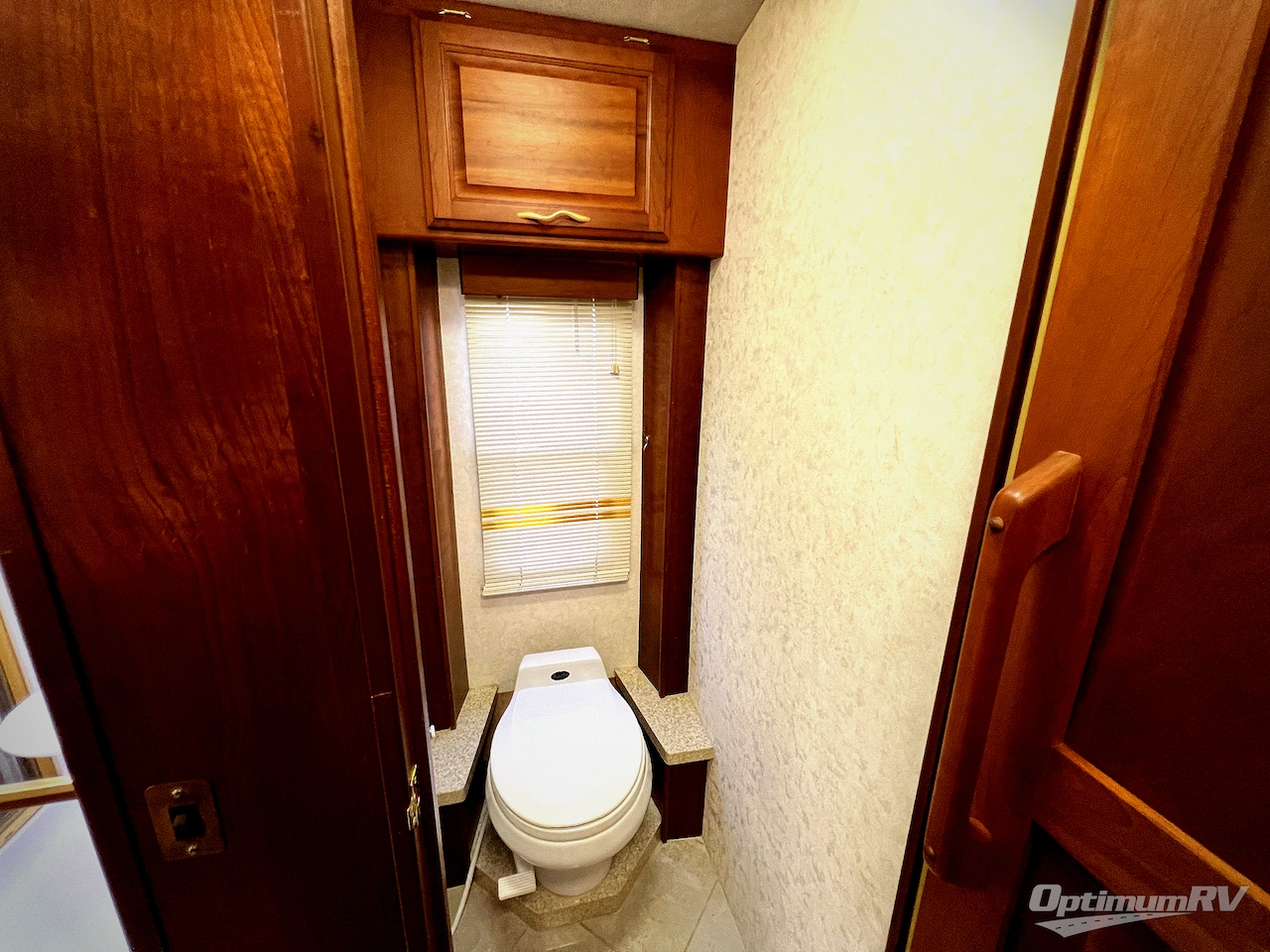 2001 American Coach American Eagle 40EQS Photo 41