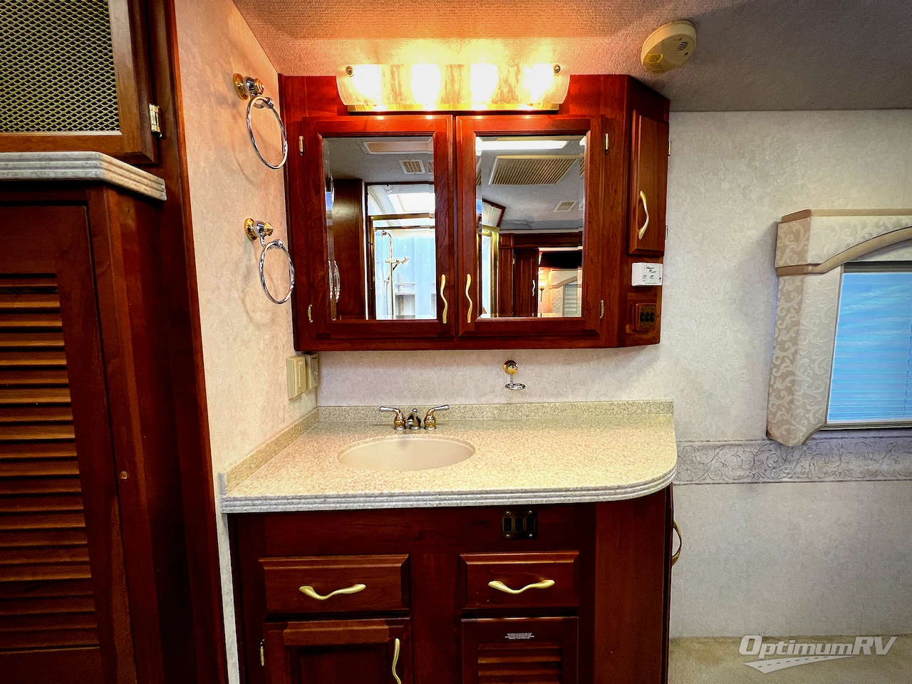 2001 American Coach American Eagle 40EQS Photo 45