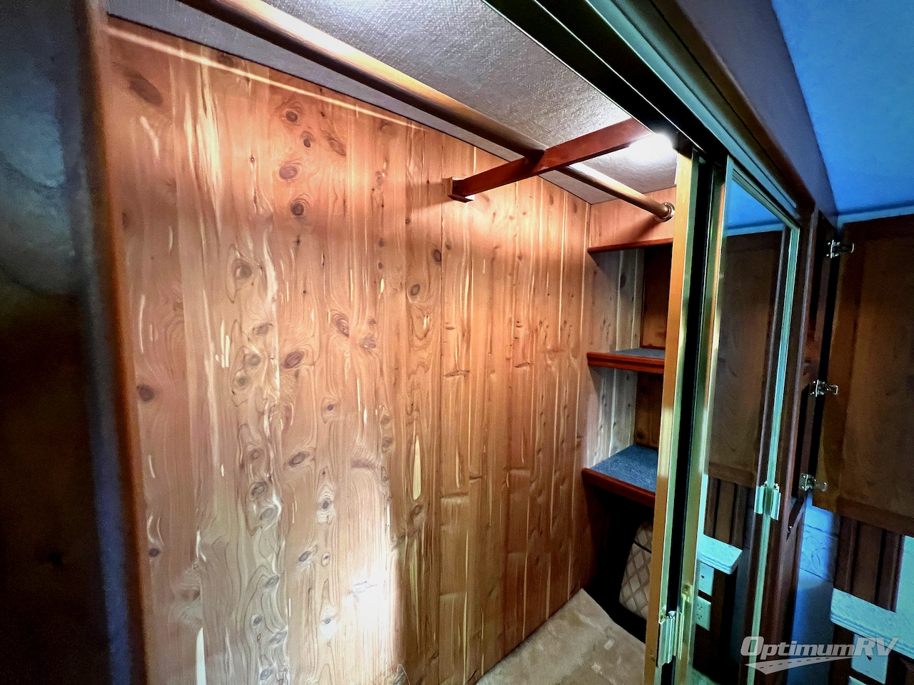 2001 American Coach American Eagle 40EQS Photo 56