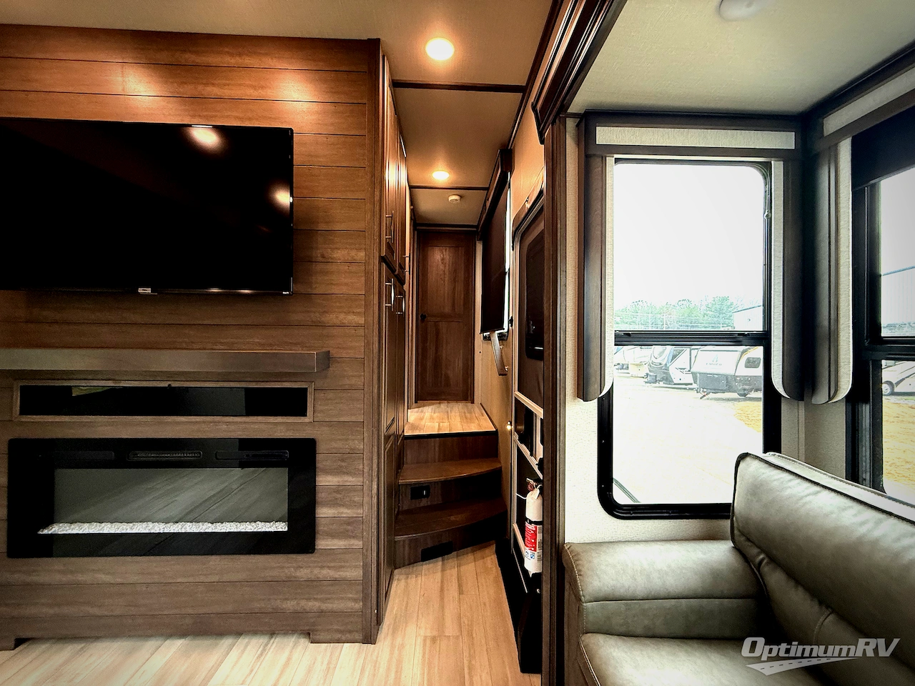 2022 Grand Design Solitude 390RK Photo 7