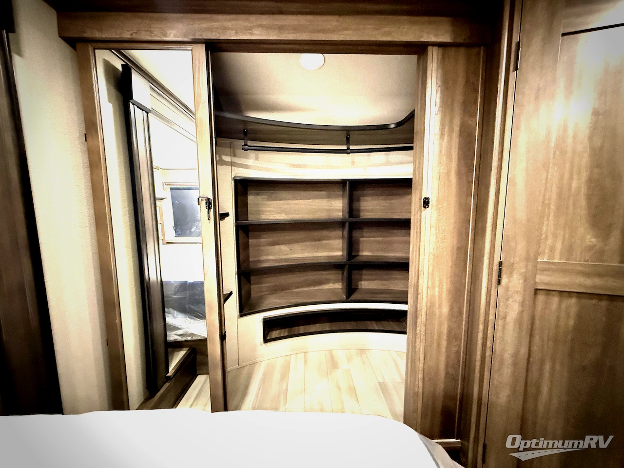 2022 Grand Design Solitude 390RK Photo 17