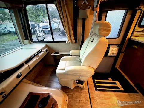 2018 Holiday Rambler Vacationer XE 32A RV Photo 2