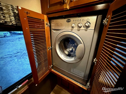 2018 Holiday Rambler Vacationer XE 32A RV Photo 3