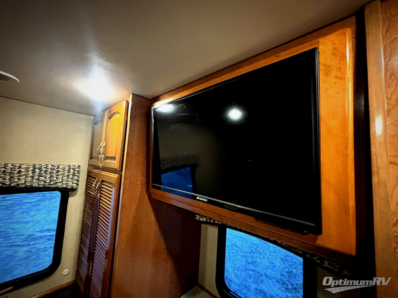 2018 Holiday Rambler Vacationer XE 32A Photo 12