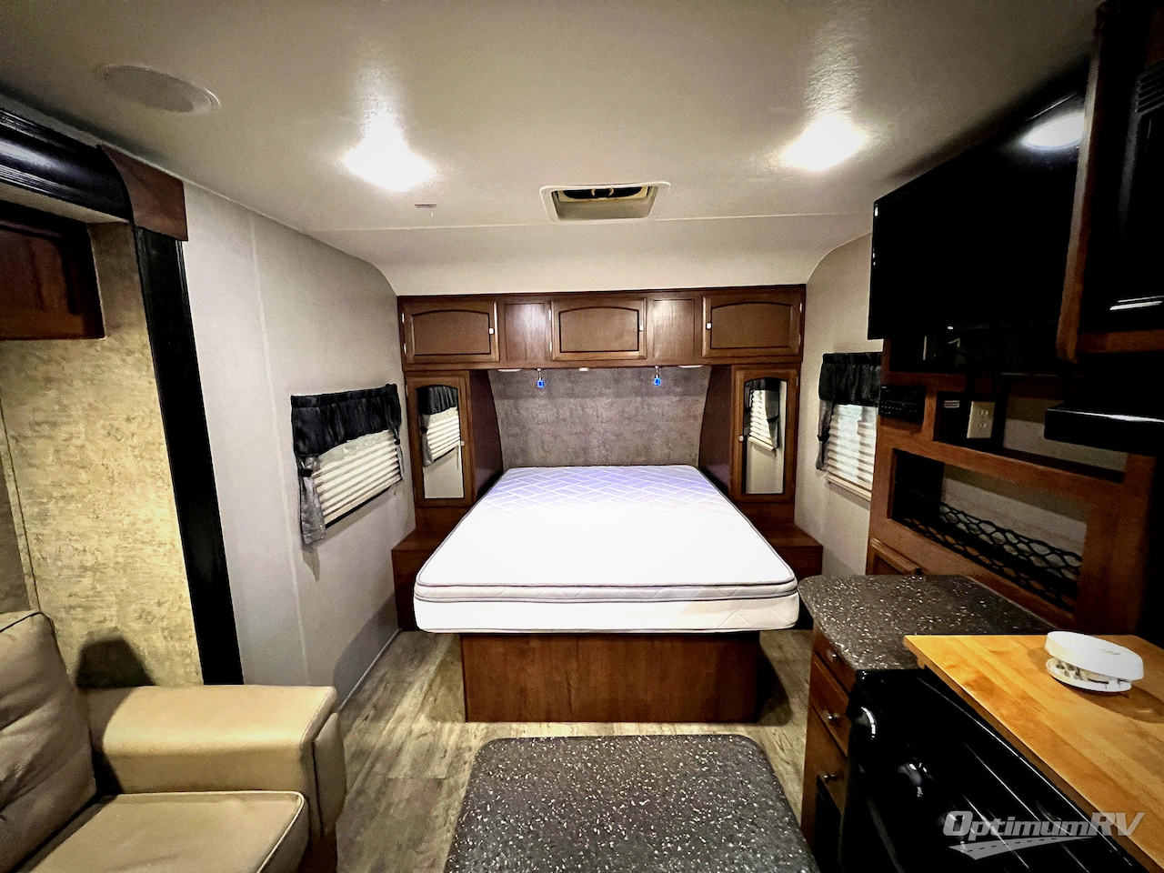 2018 Coachmen Freedom Express Ultra Lite 192RBS Photo 4