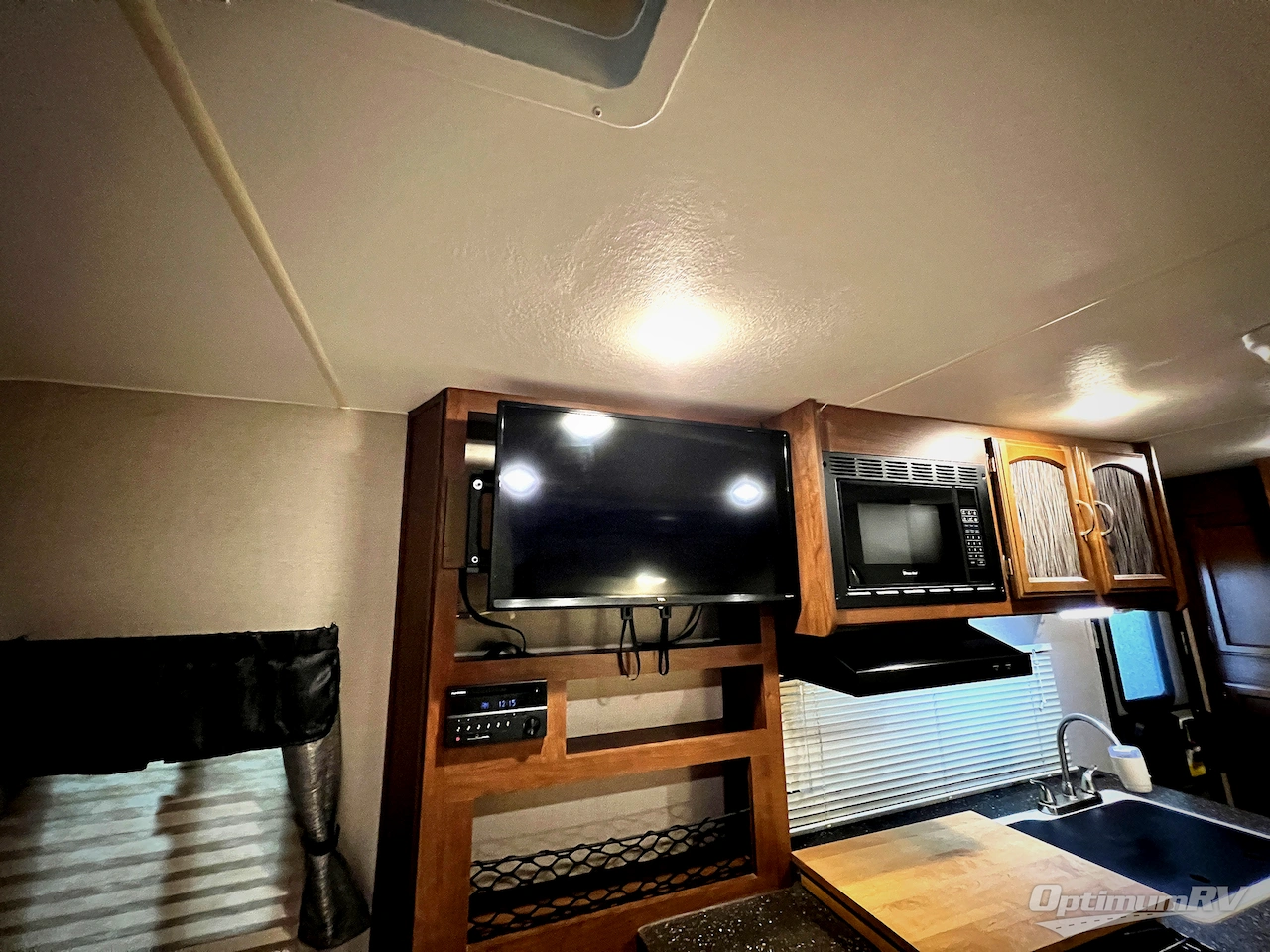 2018 Coachmen Freedom Express Ultra Lite 192RBS Photo 9