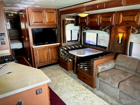 2011 Tiffin Allegro 32 CA RV Photo 2