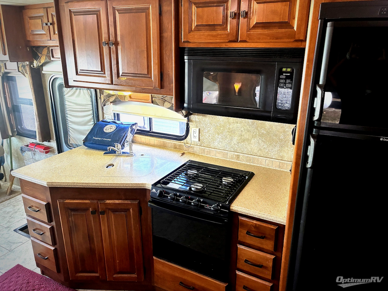 2011 Tiffin Allegro 32 CA Photo 10