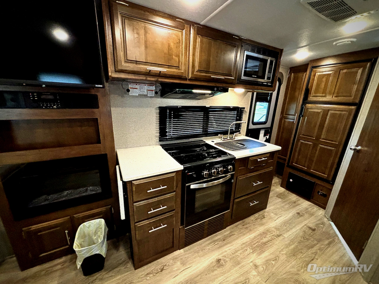 2021 Forest River Flagstaff Micro Lite 22FBS Photo 9