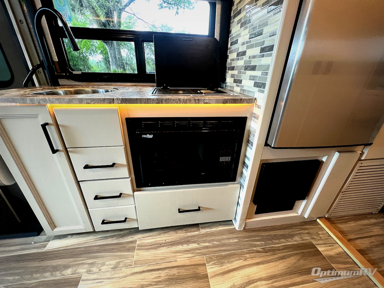 2021 Thor Axis 24.1 Photo 12