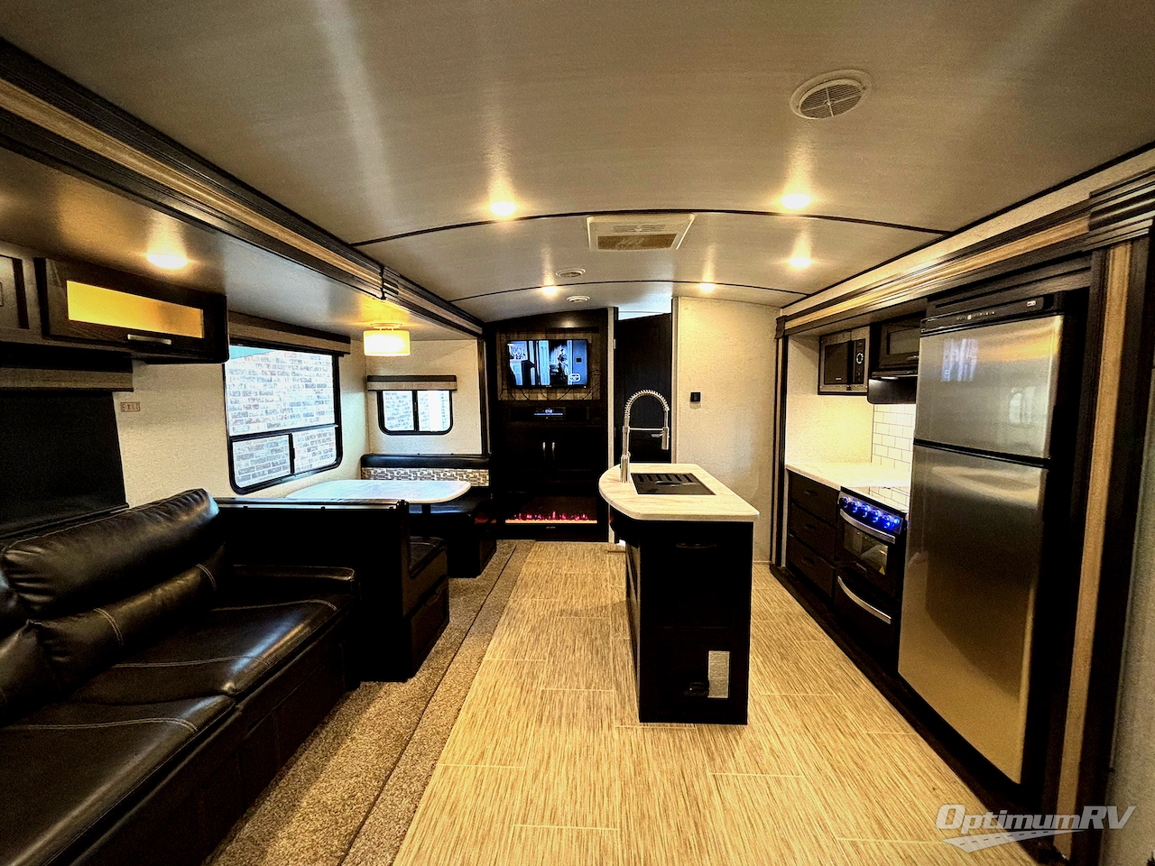 2021 Forest River Surveyor Luxury 266RLDS Photo 4