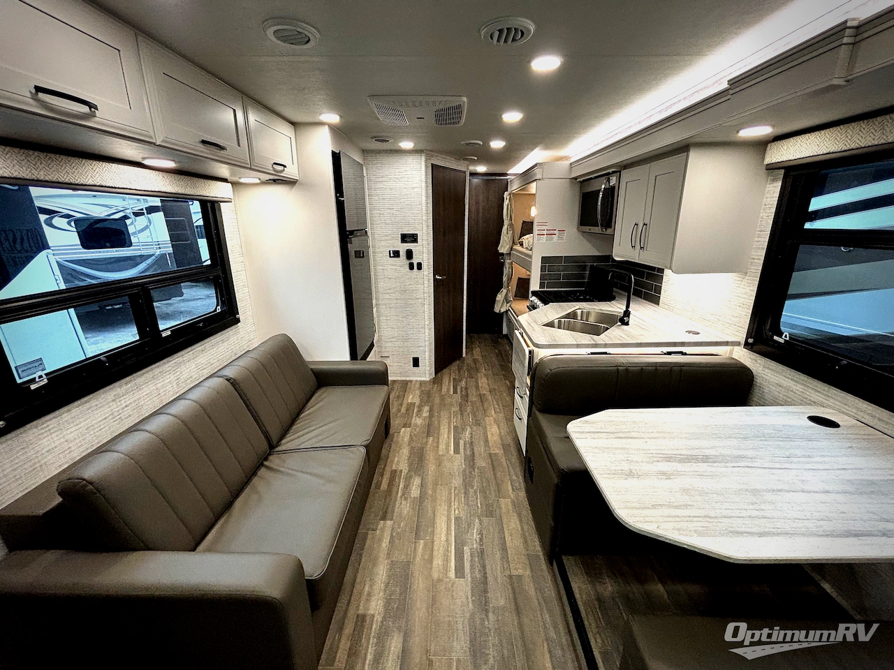 2025 Entegra Odyssey 31F Photo 4
