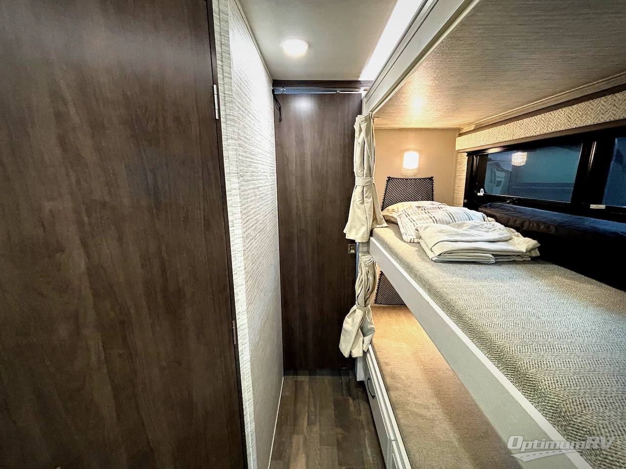 2025 Entegra Odyssey 31F Photo 13