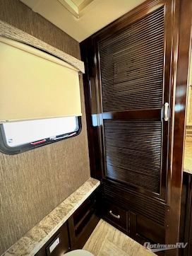 2018 Thor Aria 3901 RV Photo 3