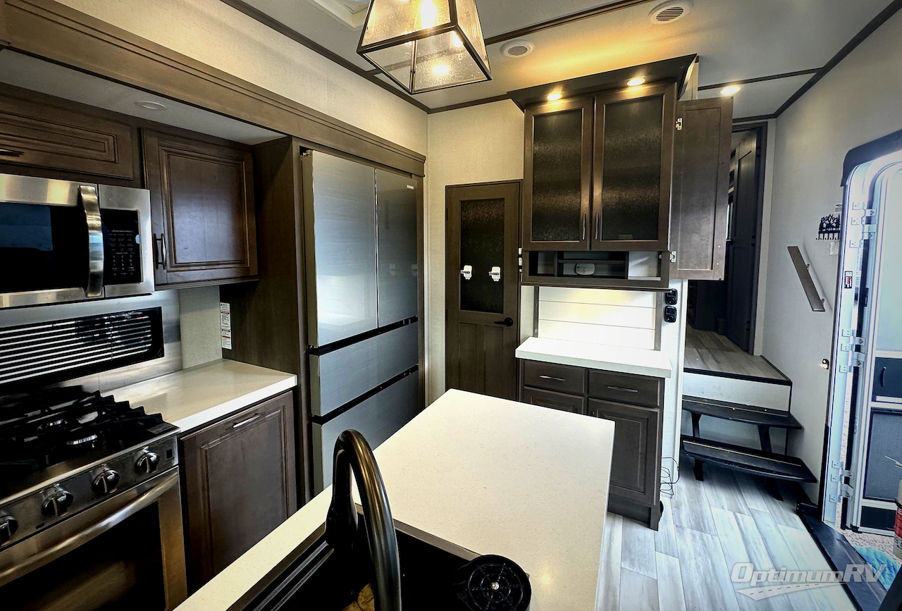 2024 Grand Design Solitude 310GK Photo 7