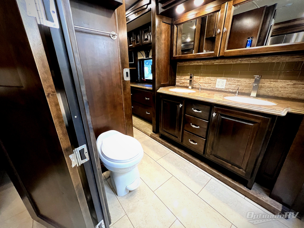 2016 Tiffin Phaeton 40AH Photo 23