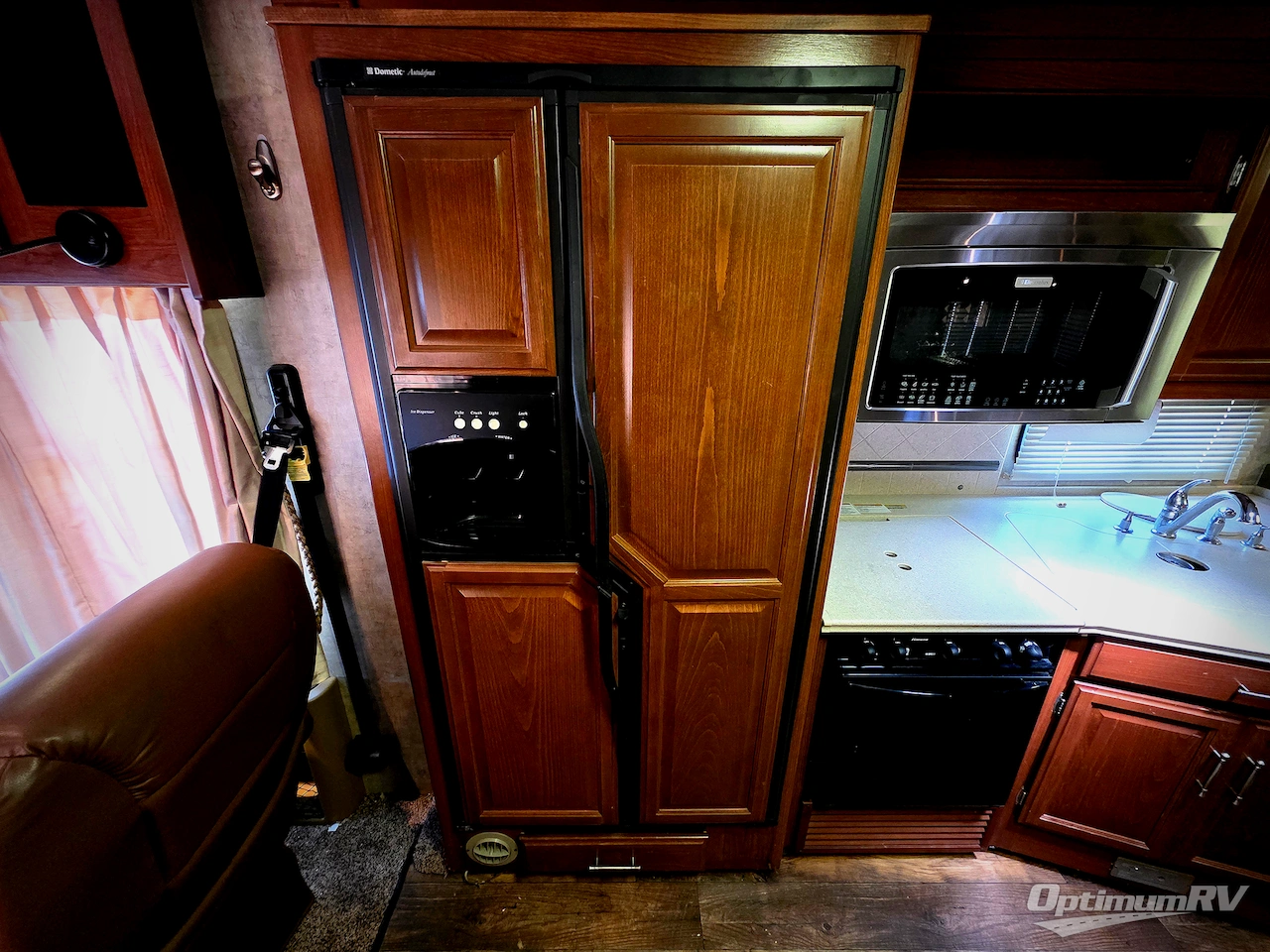 2008 Fleetwood Discovery 40X Photo 14