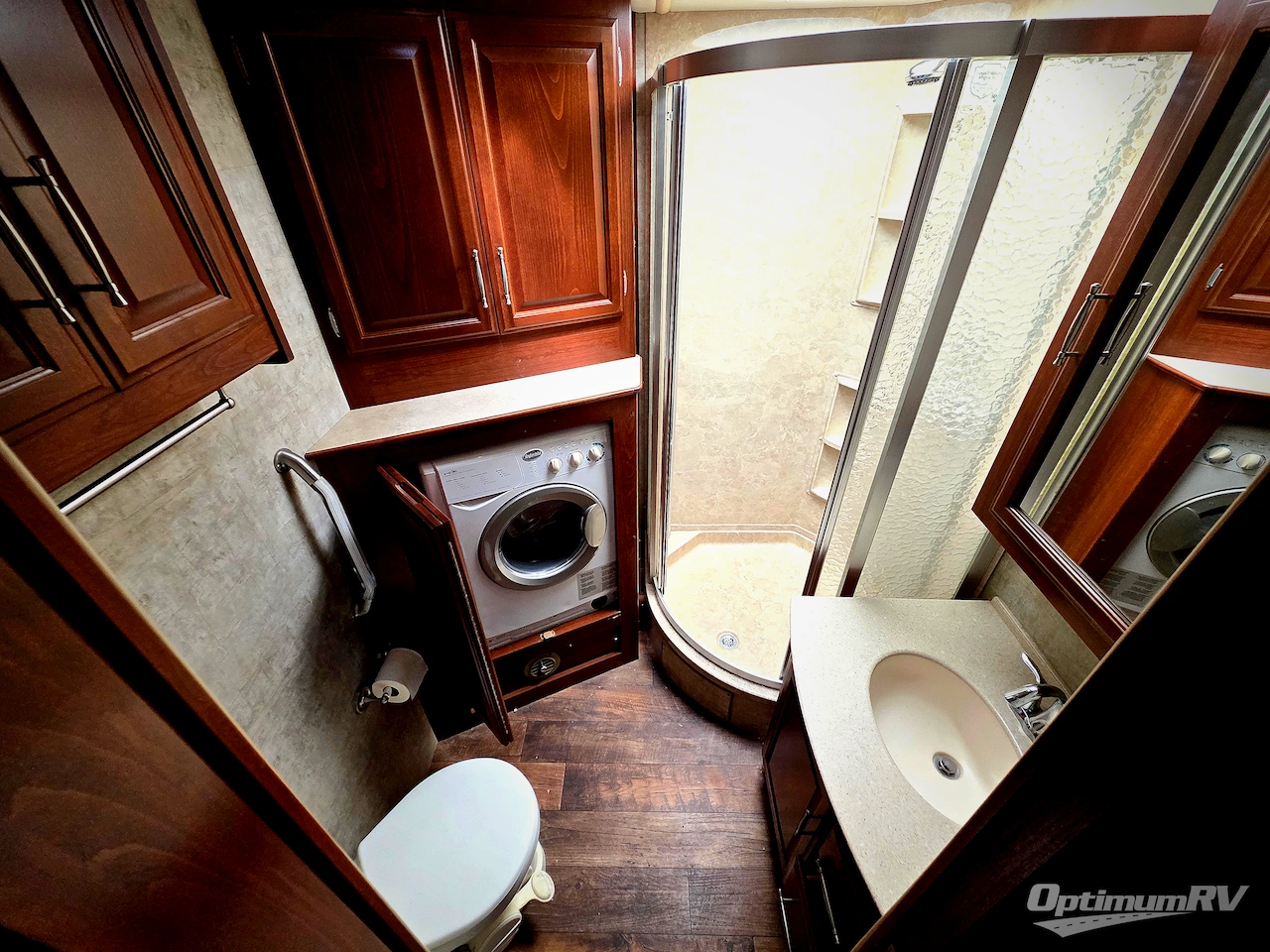 2008 Fleetwood Discovery 40X Photo 15