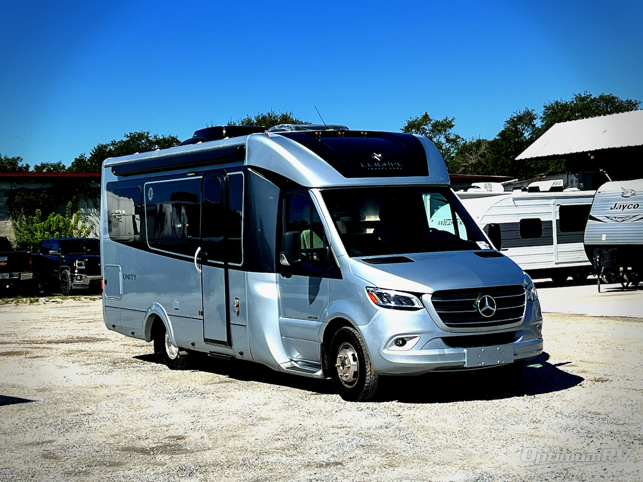 2024 Leisure Travel Unity U24TB Photo 1