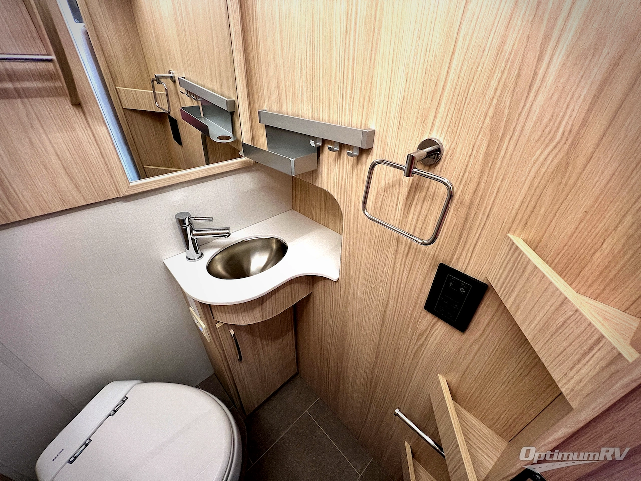 2024 Leisure Travel Unity U24TB Photo 21