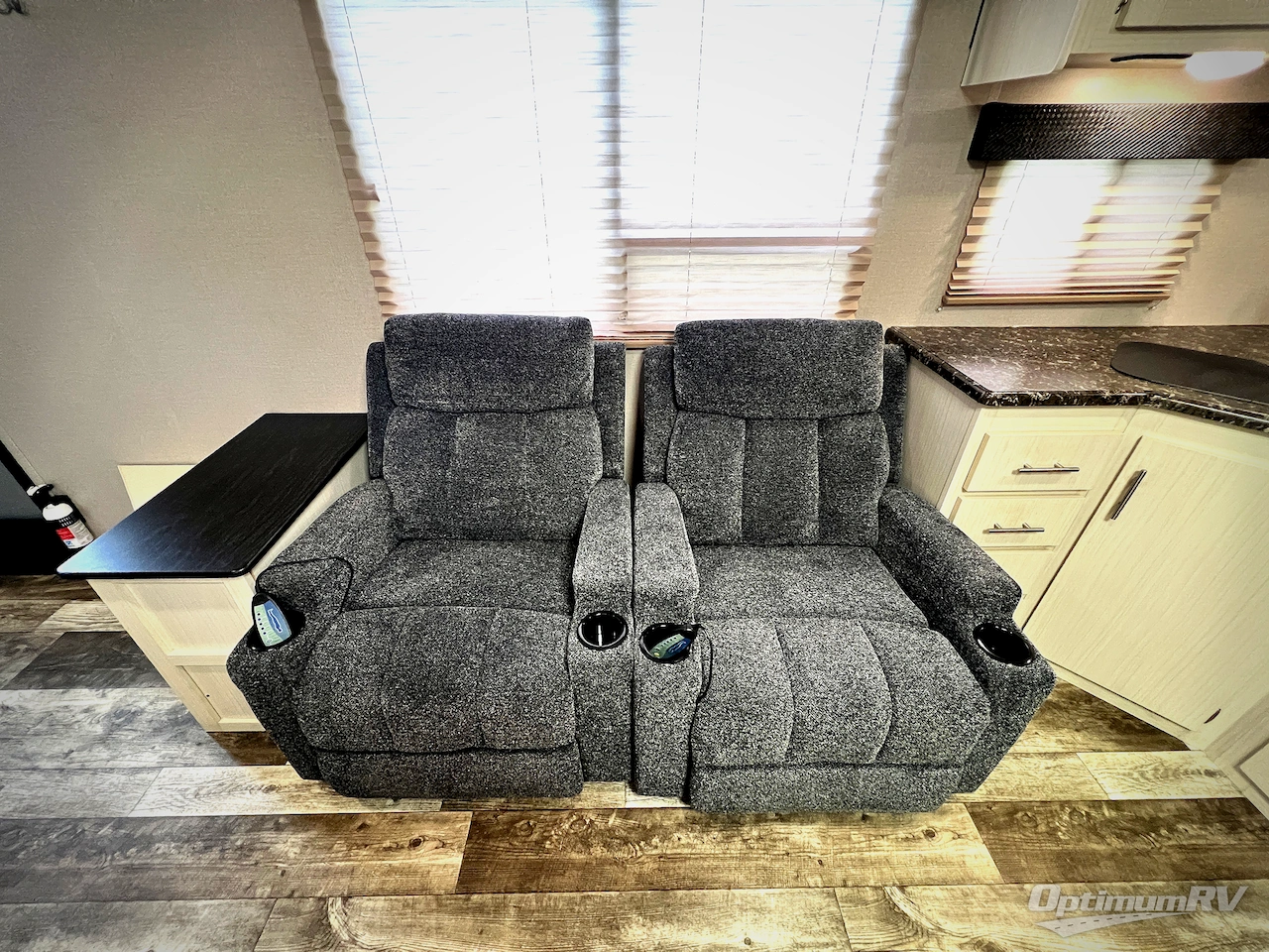2019 Venture Stratus Ultra-Lite SR261VRK Photo 11