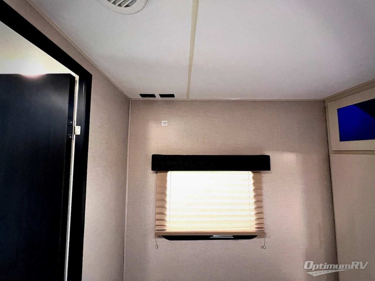 2019 Venture Stratus Ultra-Lite SR261VRK Photo 15