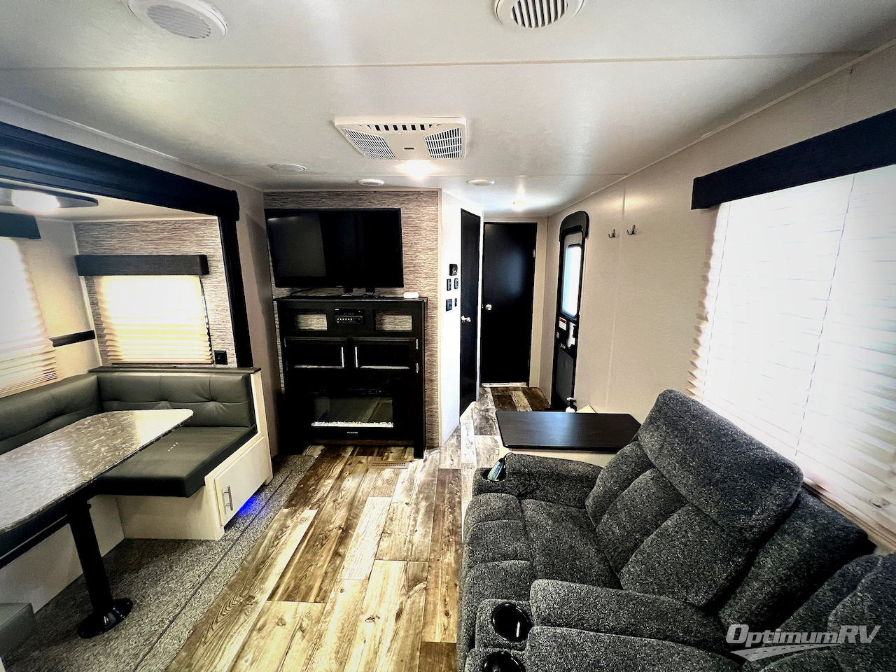 2019 Venture Stratus Ultra-Lite SR261VRK Photo 5
