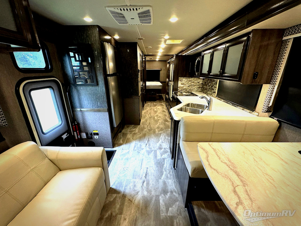 2021 Holiday Rambler Admiral 34J Photo 4