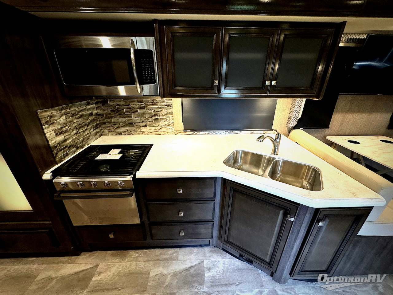 2021 Holiday Rambler Admiral 34J Photo 6