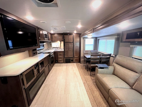 2021 Forest River Rockwood Ultra Lite 2902SW RV Photo 2