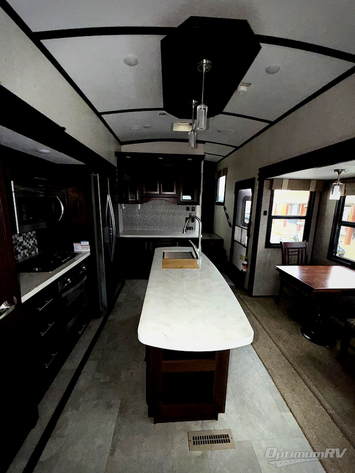 2018 Jayco North Point 315RLTS Photo 12