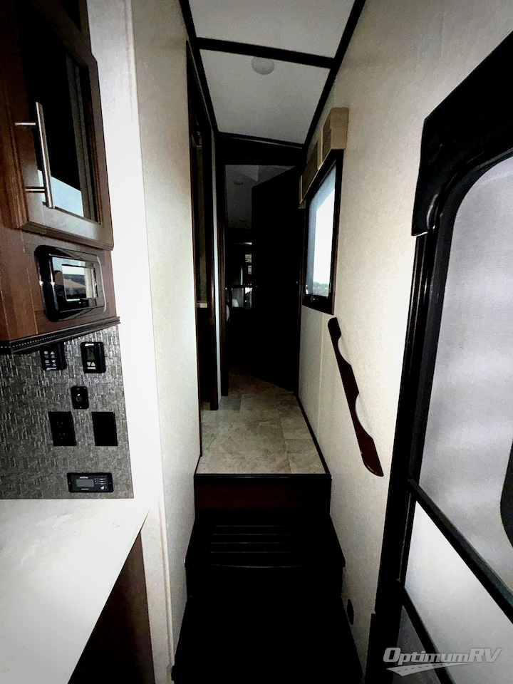 2018 Jayco North Point 315RLTS Photo 14