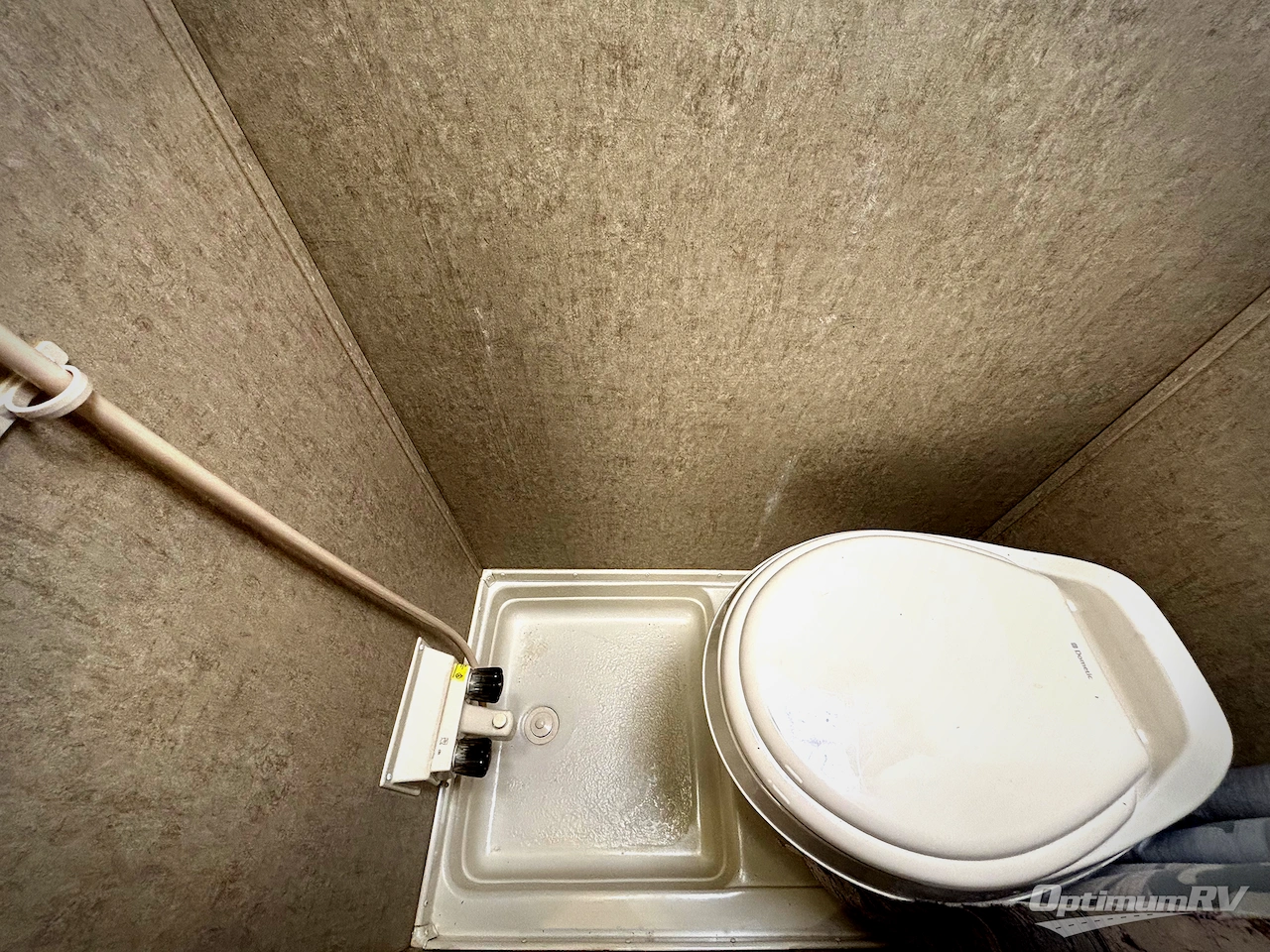 2017 Forest River Cherokee Wolf Pup 17RP Photo 12