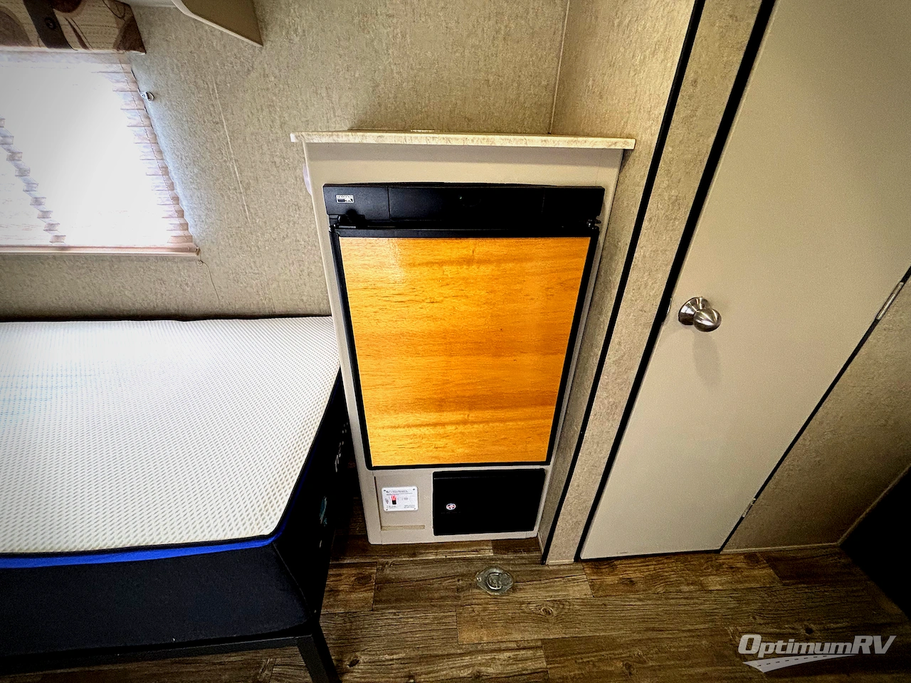 2017 Forest River Cherokee Wolf Pup 17RP Photo 15