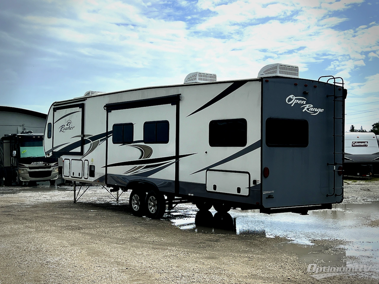 2022 Highland Ridge Roamer RF364BHS Photo 3