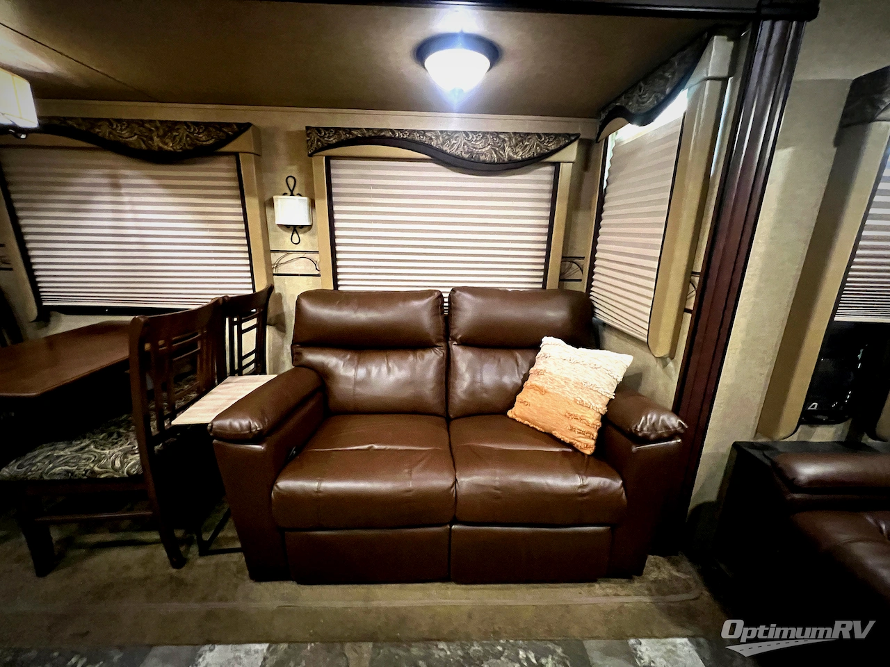 2015 Jayco Eagle Premier 321RLTS Photo 8