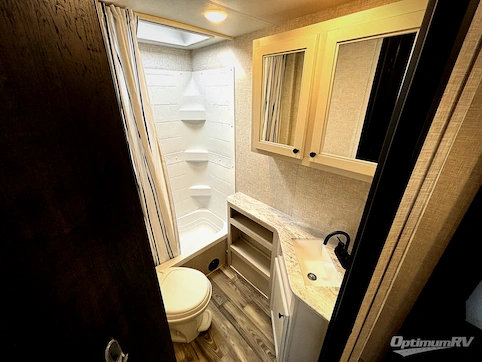 2023 Highland Ridge Range Lite 241BH RV Photo 3