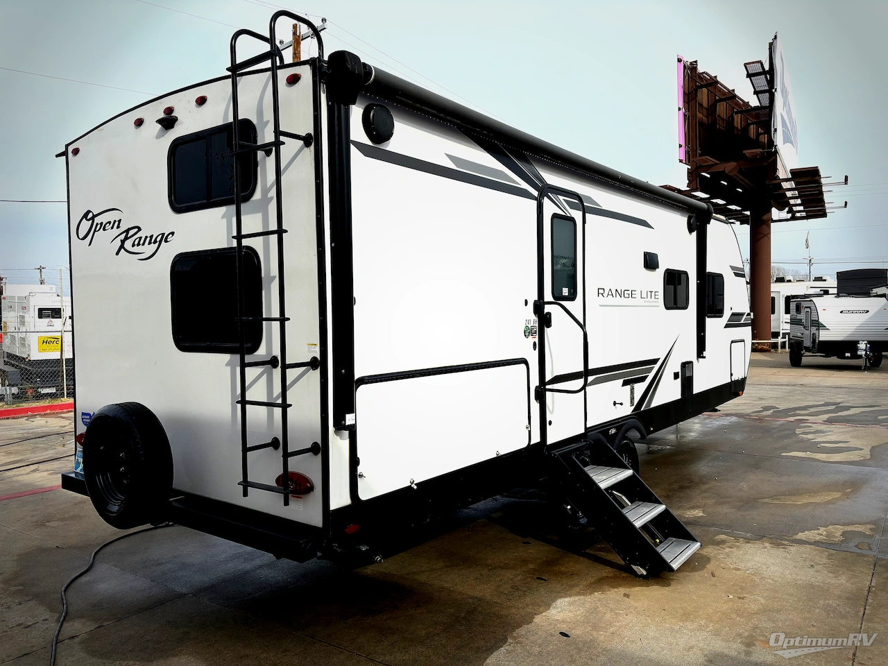 2023 Highland Ridge Range Lite 241BH Photo 2