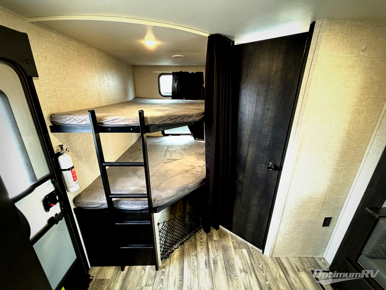 2023 Highland Ridge Range Lite 241BH Photo 8