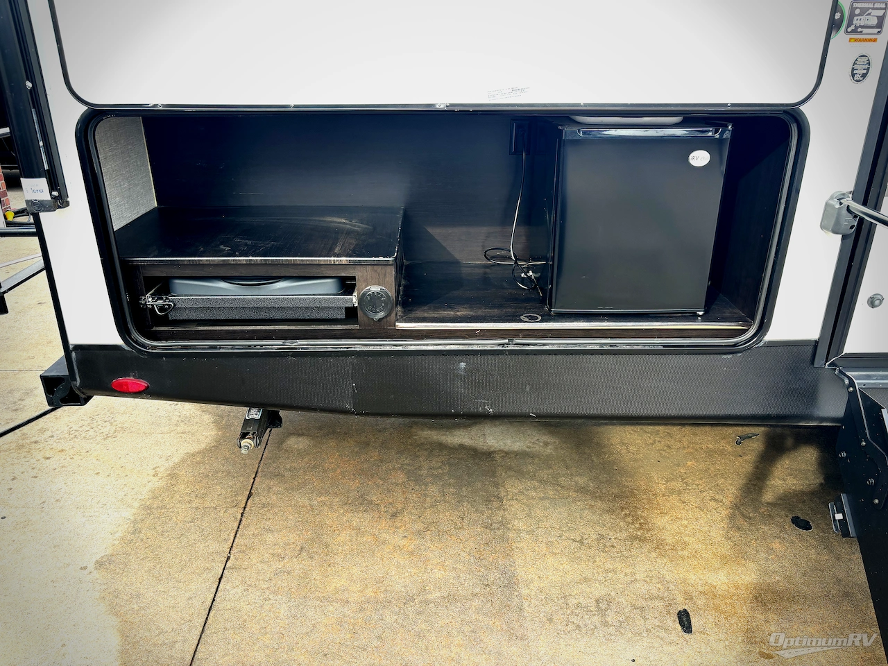 2023 Highland Ridge Range Lite 241BH Photo 14